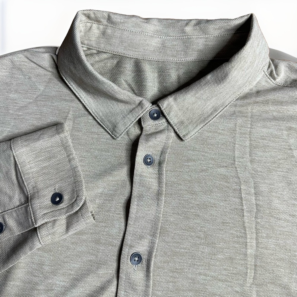 Vuori Knit Twill Button Shirt Men Medium Camel Heather Long Sleeve Performance